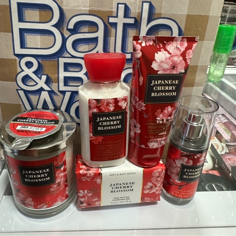 Bath & Body Works Japanese Cherry Blossom Set